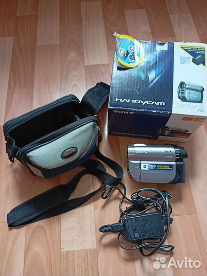 Видеокамера sony dcr-dvd710E