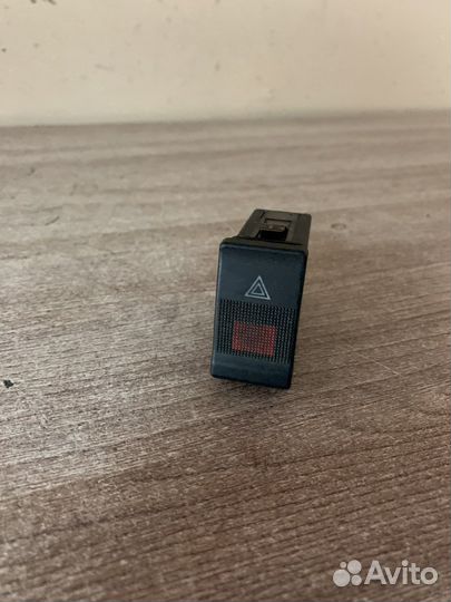 Кнопка аварийной сигнализации audi 100 C4