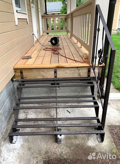 Лестница для загородного дома