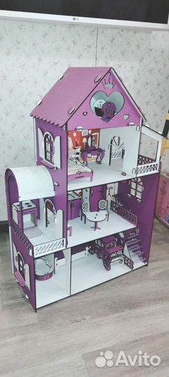 Домик кукольный с мебелью