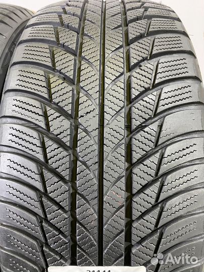 Bridgestone Blizzak LM-001 225/45 R18