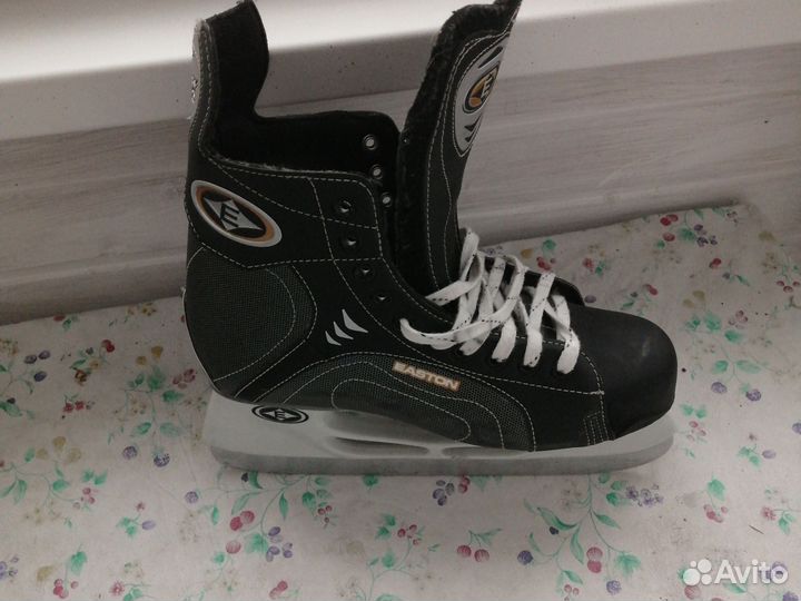 Коньки хоккейные easton 41 размер