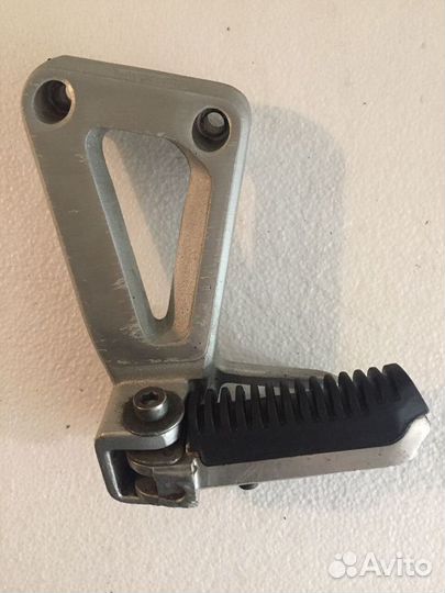 Кронштейн задний левый Suzuki GSF 1200 96 - 00