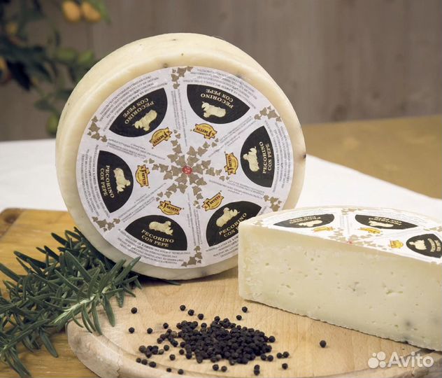Овечий сыр Пекорино с черным перцем pecorino pepe