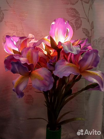 Светильник настольный ручной работы Ирисы