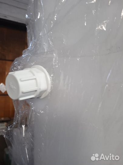 Ёмкость К 300л вертик., крышка 250 мм, отвод 1/2*