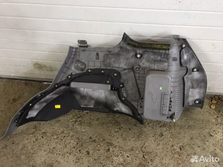 Обшивка багажника KIA Sorento, левая BL