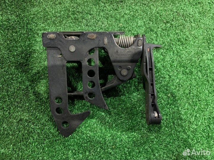 Центральный замок капота передний Mercedes-Benz