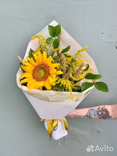 Букет с подсолнухом. доставка цветов Вологда