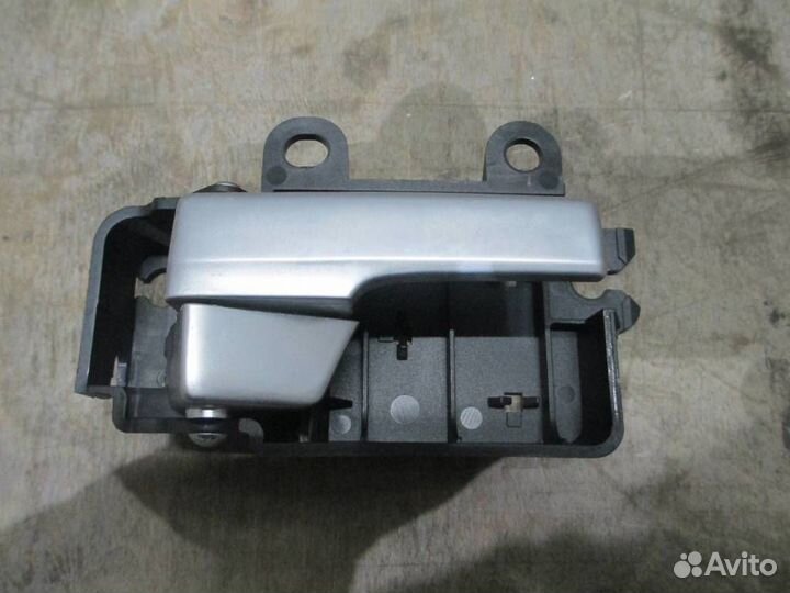 Ручка двери внутренняя правая от Ford Focus II 20