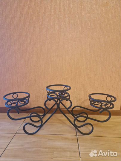 Подставка для цветов напольная металлическая