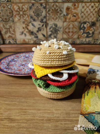 Вязанный бургер