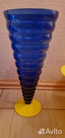 Вазы стеклянные цветные б/у
