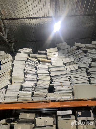 Железные полки