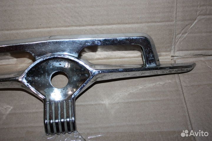 Волга газ-22 ручка багажника птица