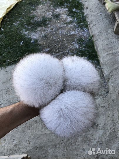 Меховые помпоны