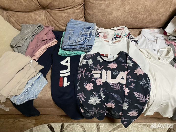 Продам пакет вещей на девочку 8-10 лет