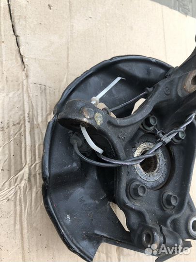 Поворотный кулак ступица левый мазда 3 bm бм