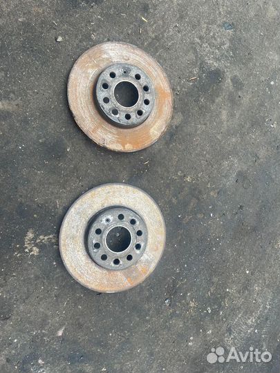 Тормозные диски передние Volkswagen 1K0615301T