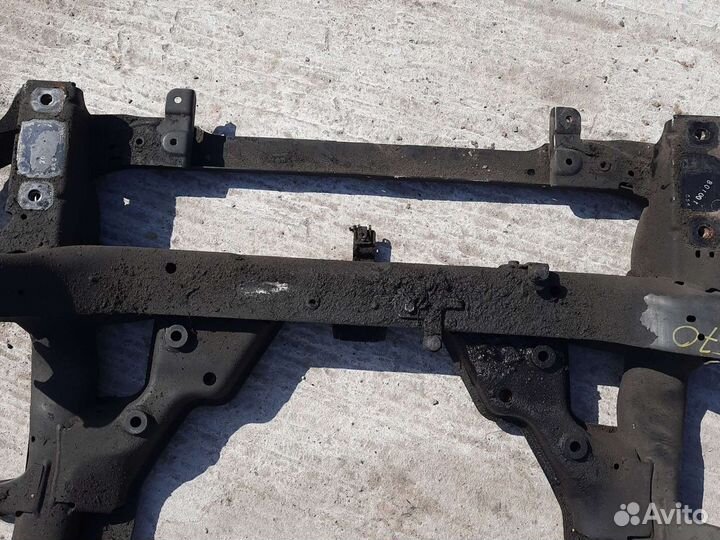 Подрамник двигателя BMW X5 E70