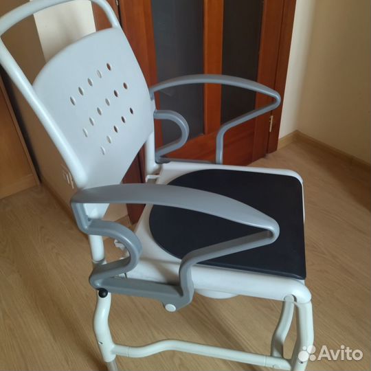 Кресло-стул с санитарным оснащением (стул-туалет)