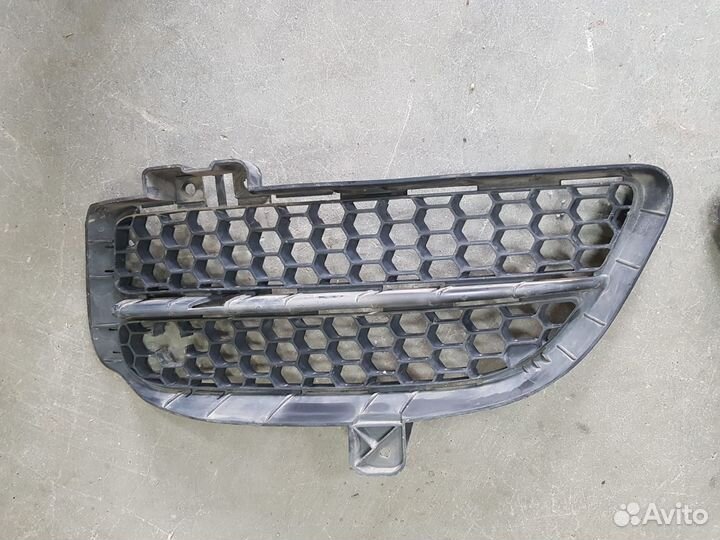Решетка бампера VW Touareg