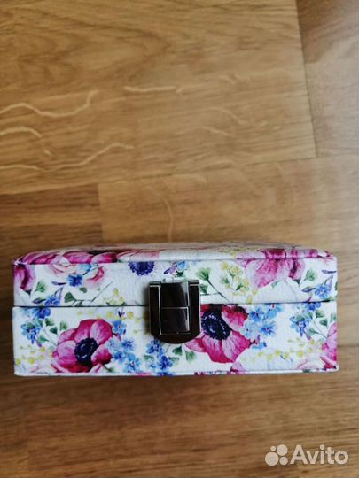 Шкатулка для украшений