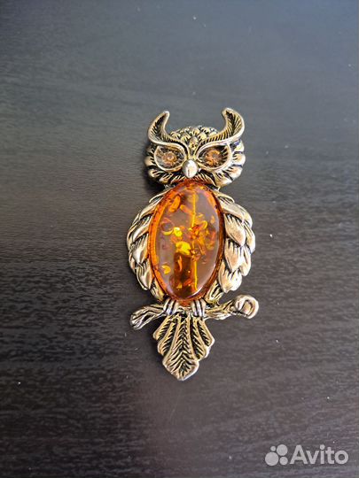 Брошь янтарь