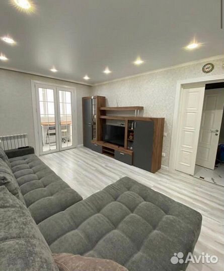 Стенка горка в гостиную новая