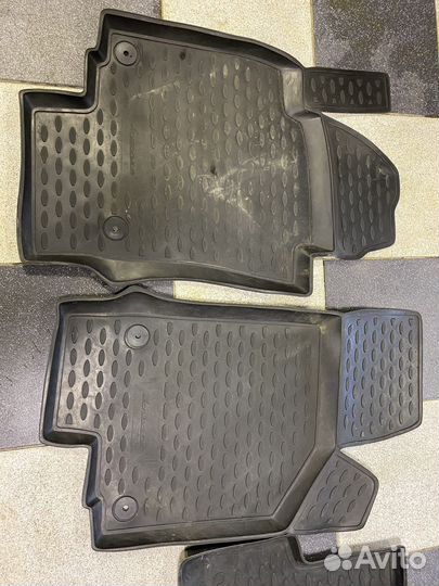 Автомобильные коврики резиновые
