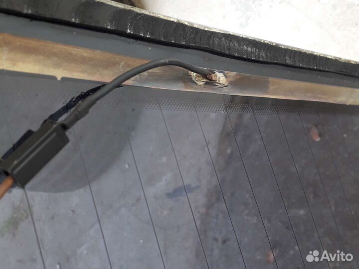 Стекло заднее Volkswagen Polo