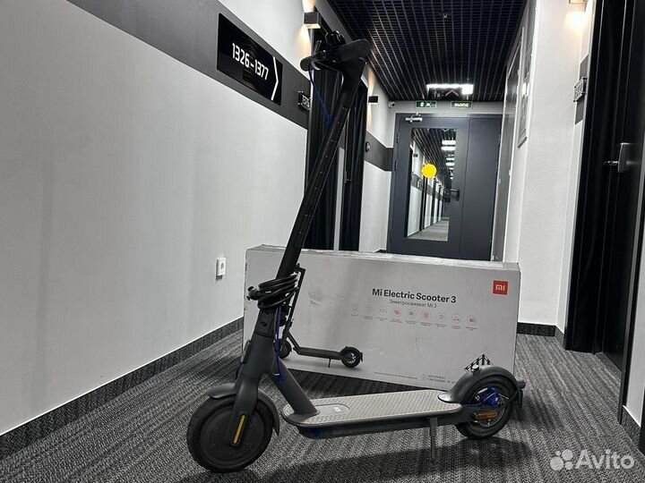 Электросамокат Xiaomi Mi Electric Scooter 3