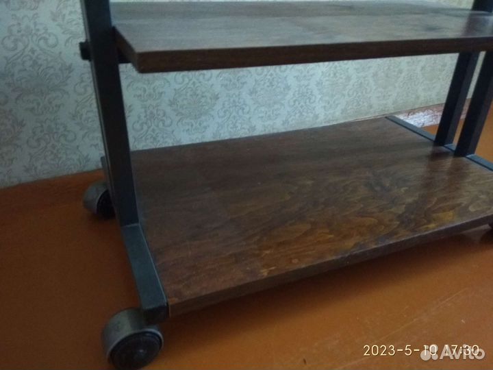 Столик под тв и апаратуру