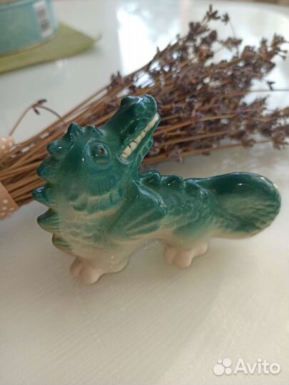 Статуэтка дракон