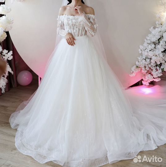 Свадебное платье