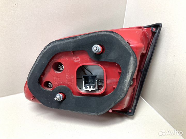 Фонарь задний внутренний левый VW Passat B7