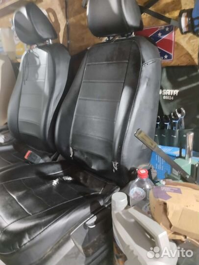 Сиденья volkswagen jetta 6