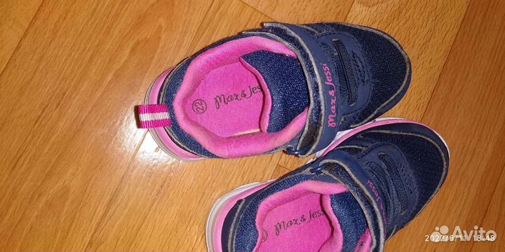 Кроссовки на девочку 22 размер