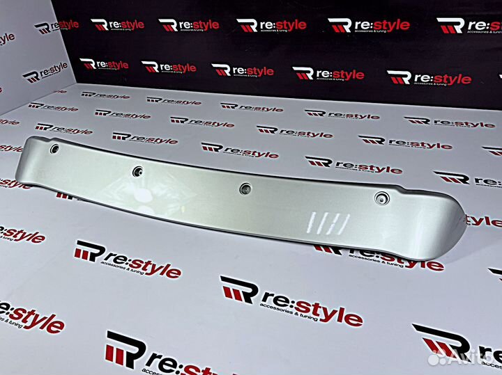 Спойлер Toyota Hiace 200 Низкая крыша