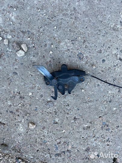 Замок капота Toyota Mark 2 110