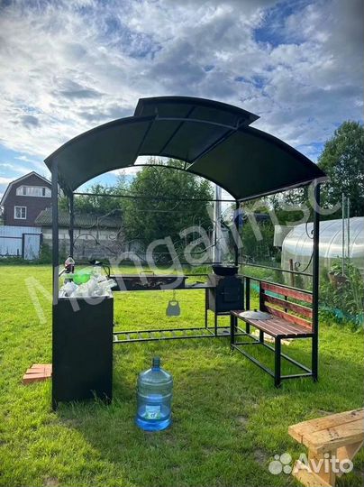 Мангал с крышей