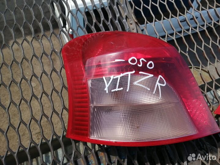 Фонарь задний Toyota Vitz 90 кузов