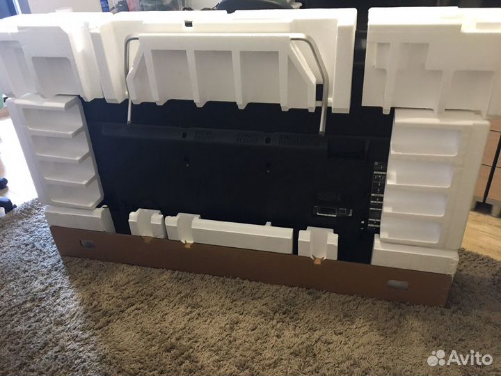 Sony 65 xd75, разбит экран, рабочий, на запчасти