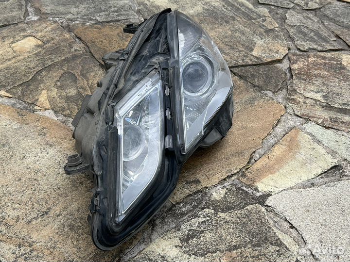 Левая фара Bixenon mercedes 212 битая