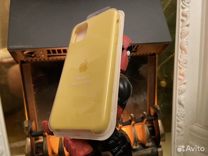 Чехол на iPhone 11