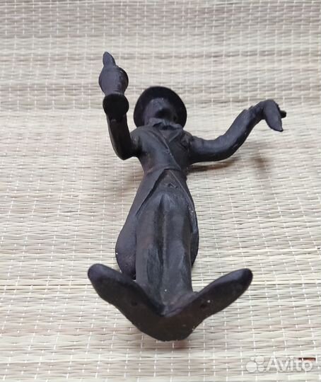 Чугунная статуэтка 