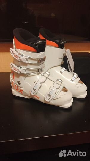 Горнолыжные ботинки для девочки