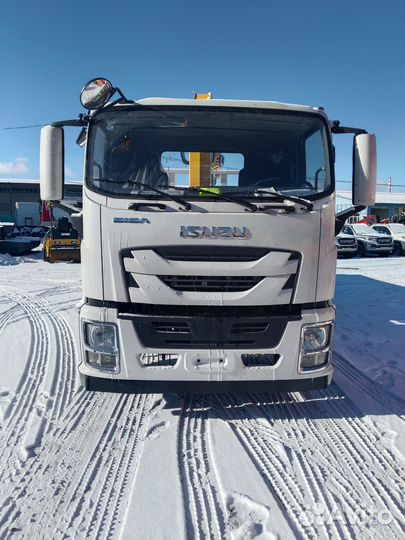 Бортовой грузовик Isuzu Elf с КМУ XCMG, 2024