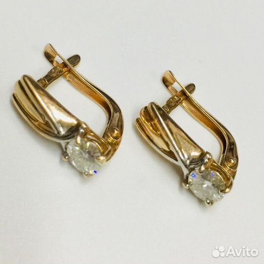 Золотые серьги с мауссонитами
