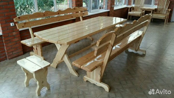 Стол с лавками